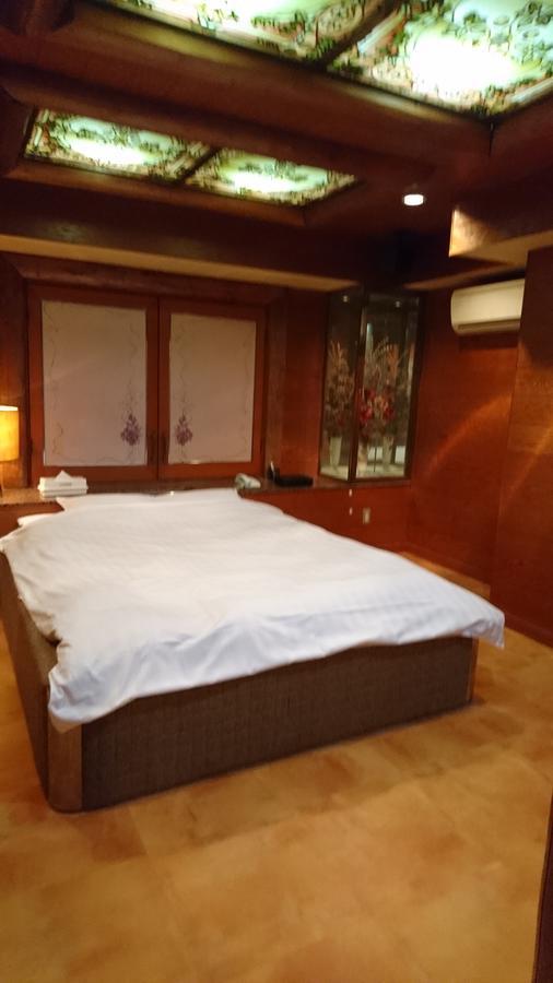 Hotel Loire (Adults Only) Osaka Buitenkant foto